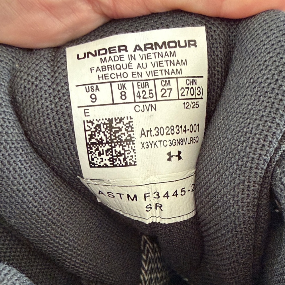 Under Armour storm proof boots - Picture 3 of 5